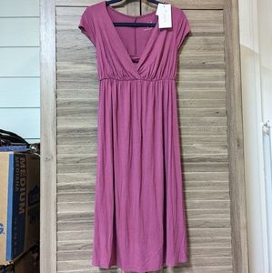 NWT wine color midi dress very flowy soft and comfortable size S Ingrid & isabel